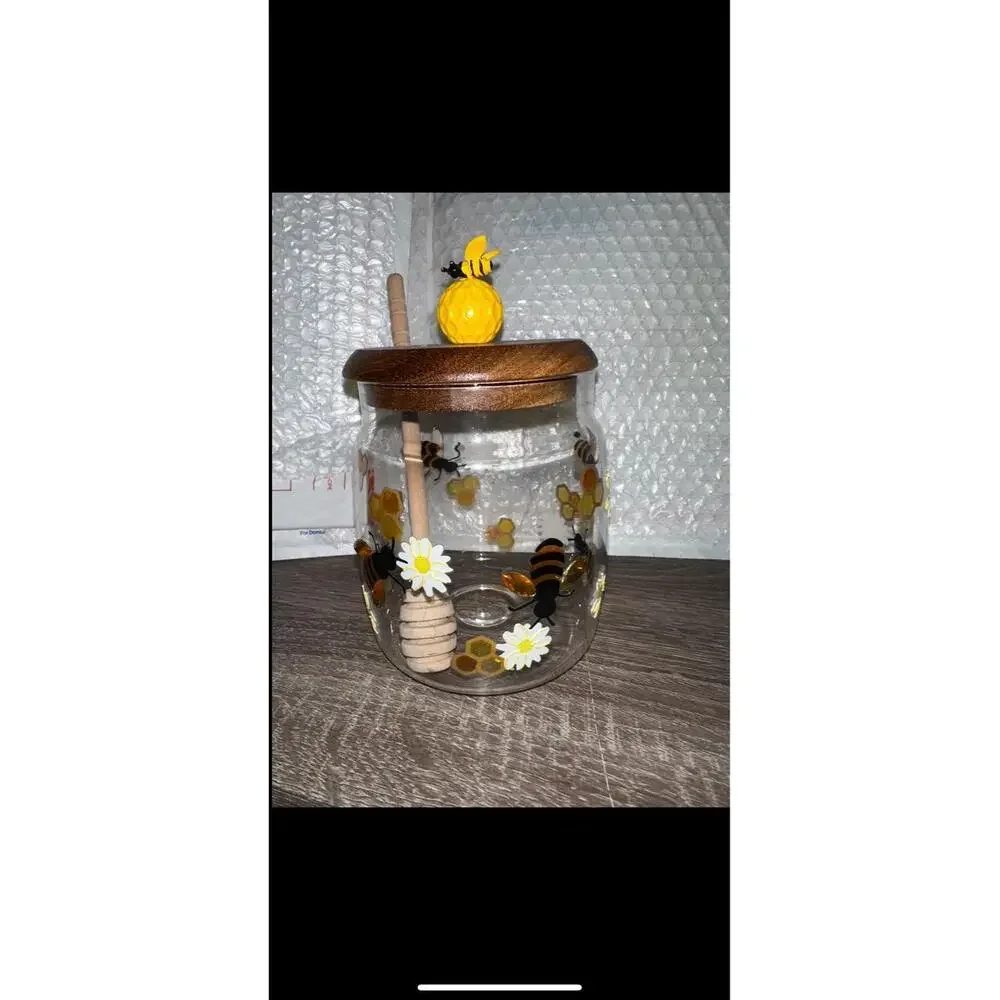 Bumblebee Glass Honey Jar with Wooden Lid and Dipper Daisy‎ 3D Honeycomb Accent